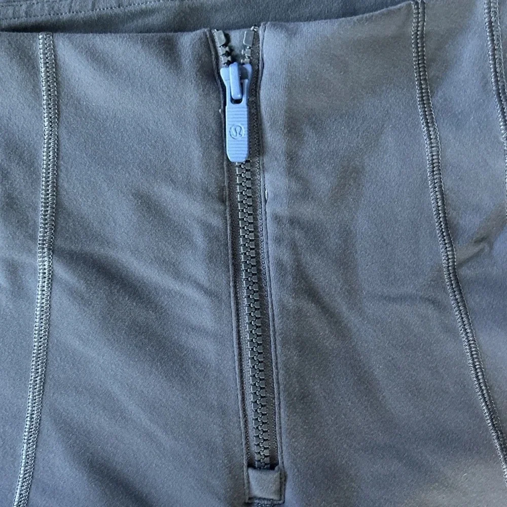 Lululemon Define Zip Front High Rise Flared Pants Sz 8 Leggings 33